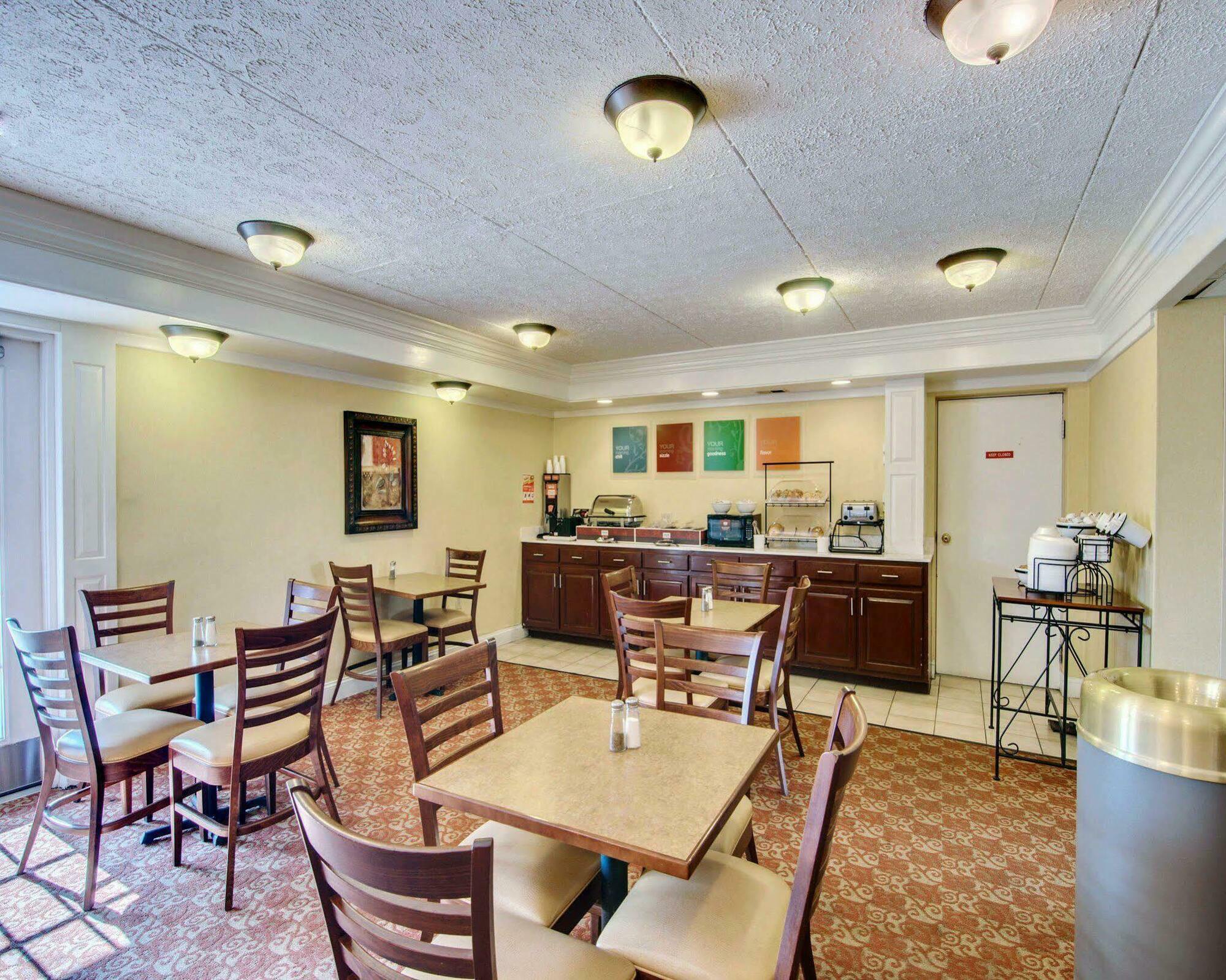 Comfort Inn Near Martinsville Speedway Exteriör bild